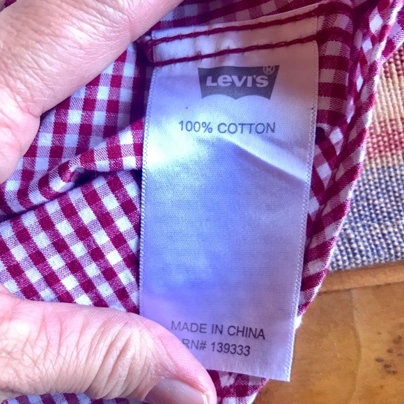 Levi’s Button Down - Picture 4 of 5